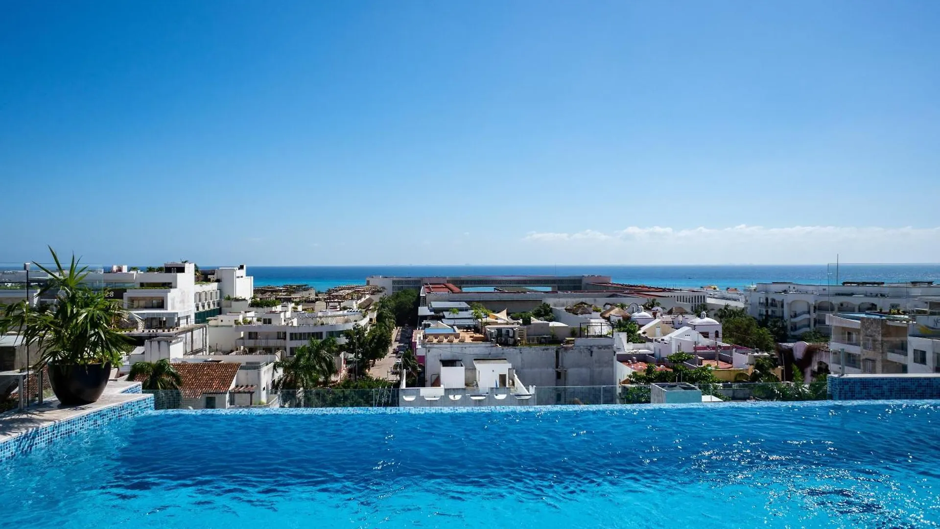 Menesse Town Tower 203 Condo Playa del Carmen 0*,  Messico