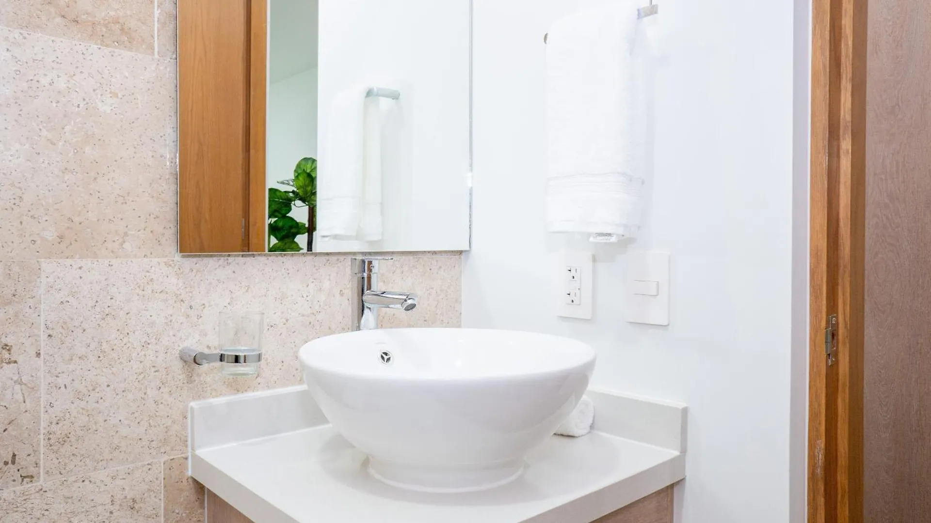 Menesse Town Tower 203 Condo Playa del Carmen 0*,